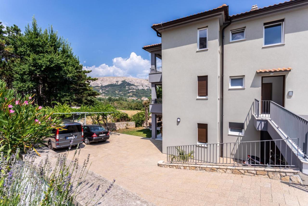 Deluxe Apartments Kovac With Terrace Baška Exterior foto